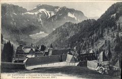 CPA Dauphine Couvert de la Grande Chartreuse Vue generale et le Charmant som alt 2033 