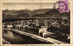 CPA Grenoble vue generale et les Alpes 