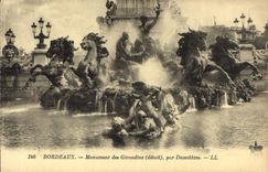CPA Bordeaux Monument des Girondins detail par Dumilatre 