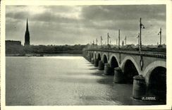 CPA Bordeaux Gironde de Yoir la Garonne et le Pont de Pierre 