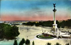 CPA Bordeaux La Place des Quinconces le Monument des Girondins 