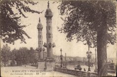 CPA Bordeaux Place des Quinconces Les Colonnes Rostrales BR 722 