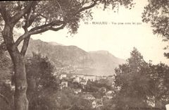 CPA Beaulieu Vue prise entre les pins 