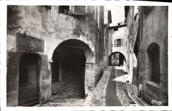 CPA St Paul de Vence ses Ramparts son Eglise sa Fontaine Une Porte antique 