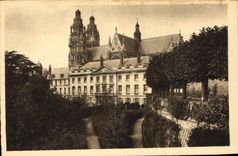 CPA Tours le Musee et la Cathedrale St Gatien 