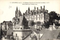 CPA Loches Le Chateau Royal et la Porte des Cordeliers 