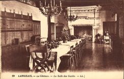 CPA Langeais  Le Chateau La Salle des Gardes  