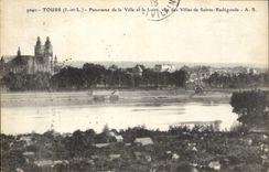CPA Tours Panorama de la Ville et la Loire 
