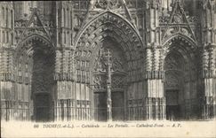 CPA Tours Cathedrale Les Portails 