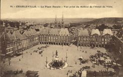 CPA Charleville La Place Ducale vue prise du Beffrol de l'Hotel de ville 