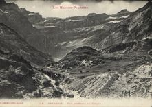 CPA Les Hautes Pyrenees Gavarnie vue generale du Cirque 