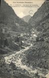 CPA Les Pyrenees Illustree Cauterets le Gave de Cauterets Etablissement du petit Saint Sauveur et du