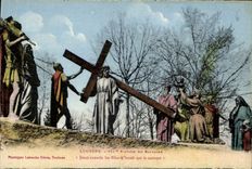 CPA Lourdes VIIIe station du Calvaire jesus console les filles d'Israel qui le suivent 