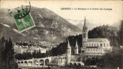 CPA Lourdes la Basilique et la Chaine des Pyrenees 
