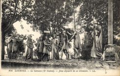 CPA Lourdes le Calvaire X station Jesus depouille de ses vetements 