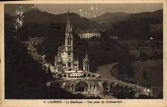 CPA Lourdes la Basilique vue prise du Chateau fort 