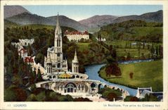 CPA Lourdes la Basilique vue prise du Chateau Fort 