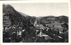 CPA Lourdes vue d'ensemble sur la Basilique et le Calvaire prise du Chateau Fort 