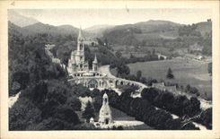 CPA Lourdes La Basilique et le Monument interallie vus du Chateau Fort 