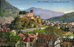 CPA Lourdes Le Chateau Fort et la Ville 