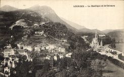 CPA Lourdes La Basilique et le Calvaire 