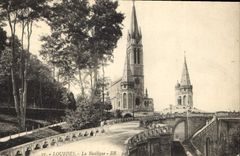 CPA Lourdes La Basilique 