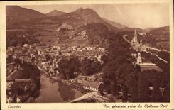 CPA Lourdes Vue generale prise du Chateau Fort 