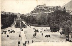 CPA Lourdes L'Esplanade le vieux Chateau 
