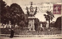 CPA Lourdes La Vierge couronnee 