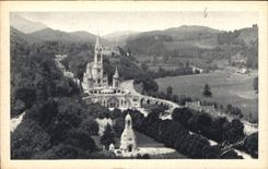 CPA Lourdes la Basilique et le Monument interallie vus du Chateau Fort 