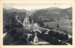 CPA Lourdes La Basilique et le Monument interallie vus du Chateau Fort 