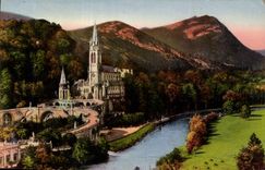 CPA Lourdes La Basilique et le Gave 