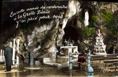 CPA Lourdes La Grotte Miraculeuse dont l'Autel en marbre des Pyrenees a ete consacre le 27 Janvier 1