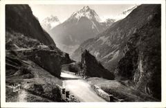 CPA Route de Luz a Gavarnie La Porte d'Espagne 