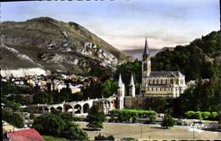 CPA Lourdes La Basilique et le Pic du Jer 