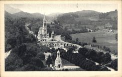 CPA Lourdes La Basilique et le Monument interallie vus du Chateau fort 