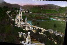 CPA Lourdes La Basilique et le Monument Interallie vus du Chateau Fort 