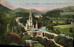 CPA Lourdes La Basilique vue du Chateau Fort 