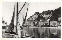 CPA Nice un Quai du Port Bateaux