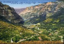 CPA Les Gorges du Loup Ligne du Sud de la France vue d'ensemble et entree des Gorges le Viaduc 