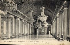 CPA Compiegne le Chateau la Salle des fetes 