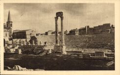 CPA Arles sur Rhone Theatre Antique qui aurait ete commence au siecle d'Auguste et termine au III si
