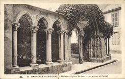 CPA Bagneres de Bigorre Ancienne Eglise St Jean Arcatures et Portail 