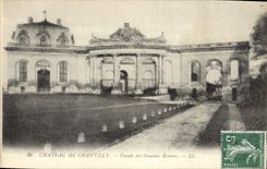 CPA Chateau de Chantilly Facade des Grandes Ecuries 