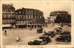 CPA Tarbes Place de Verdun au fond l'Hotel Moderne 
