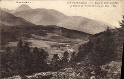 CPA Les Pyrenees Route du Col d'Aspin le Plateau de Payolle et le Pic du Midi 