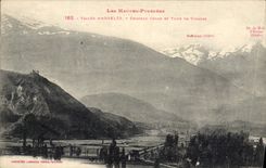 CPA Les Hautes Pyrenees Vallee d'Argeles Chateau Gelos et Tour de 