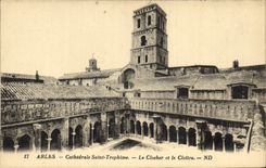 CPA Arles Cathedrale Saint Trophime Le Clocher et le Cloitre 