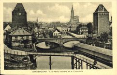 CPA Strasbourg Les Ponts couverts et la Cathedrale 