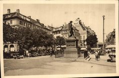 CPA La Douce France Strasbourg Bas Rhin la Place Guttenberg et le Marche aux Fleurs 